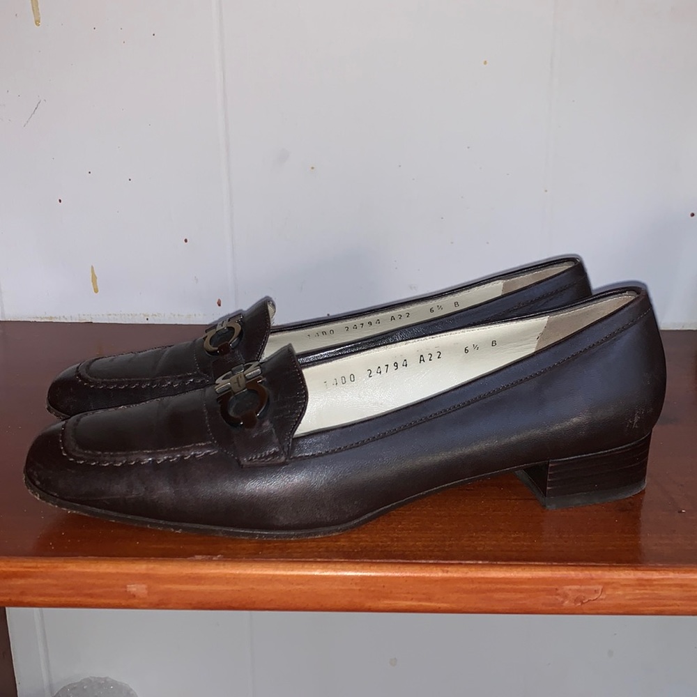 Salvatore Ferragamo brown flats/loafers